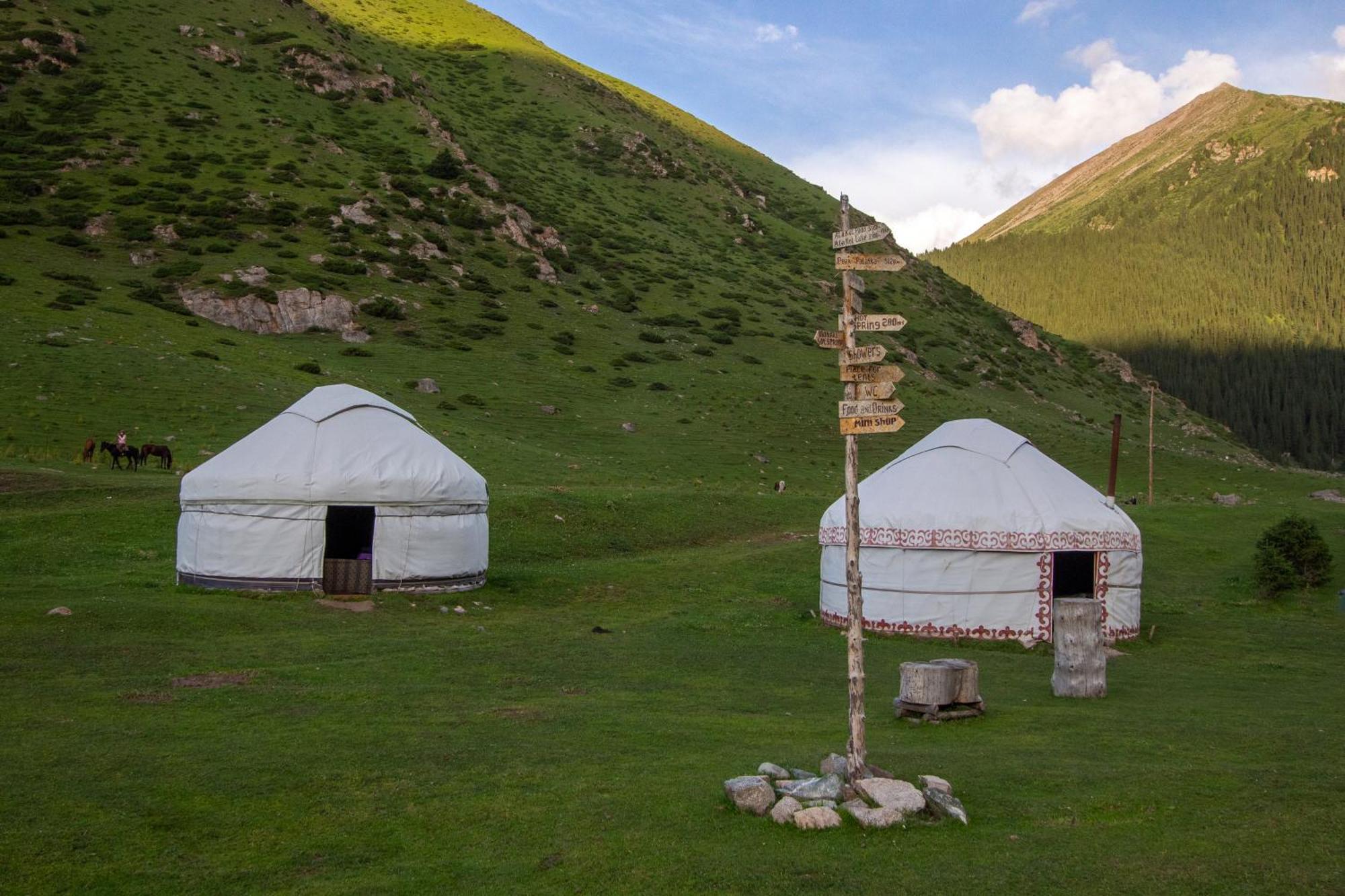 Eco Yurt Camp Arashan Hotel Teploklyuchenka Exterior foto