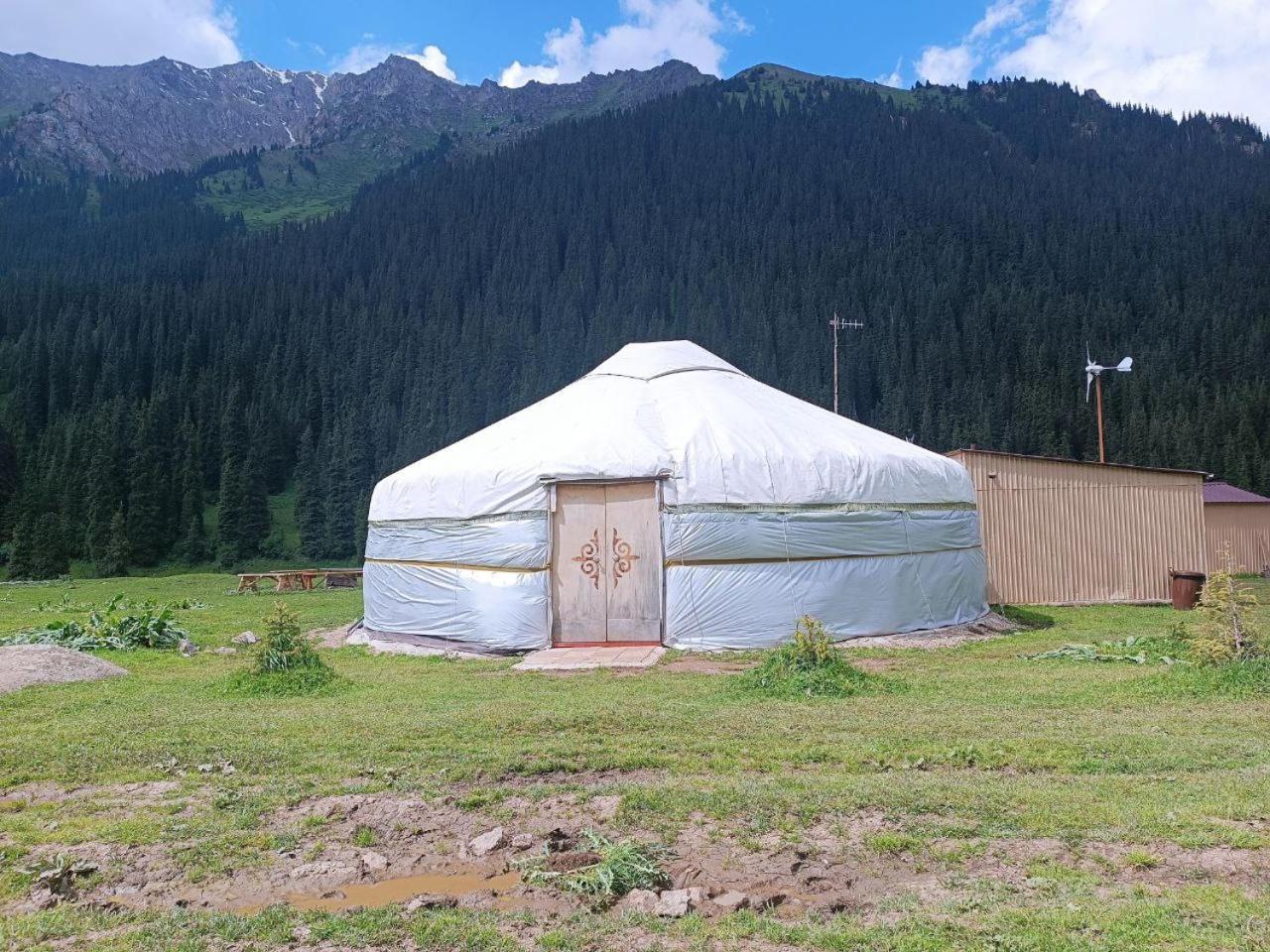Eco Yurt Camp Arashan Hotel Teploklyuchenka Exterior foto